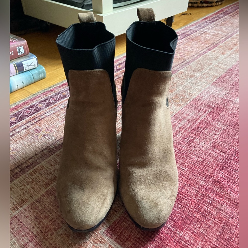 Victoria’s Secret Booties 7.5